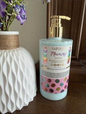 AMINNAH Light Blue Macaron Body Lotion - Hydrating Women's Moisturizer